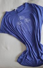 Camiseta morada empoderamiento